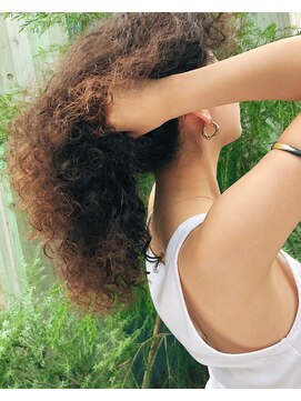 ナループロアツム(Nalu pu loa Tsum) ハードパーマ