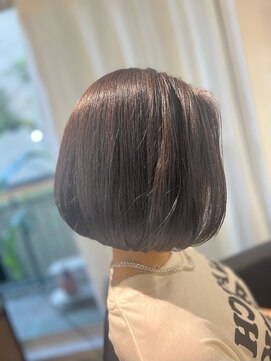 ツムグ 代官山店(TUMUGU) 白髪ぼかしパープルブラックネイビーグレー×マチルダボブ代官山