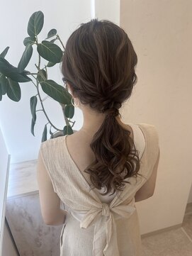 ディティカ ルーク(Dityca luk) お出かけ前におすすめ、ローポニースタイル