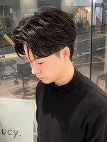 ルーシー(Lucy.)&nbsp;フェザーショート/メンズパーマ/センターパート/メンズヘア