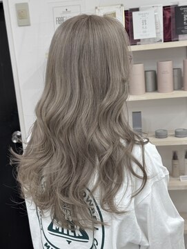 ジゼル(gisele) ブリーチカラーハイライトバレイヤージュシャドールーツ白髪