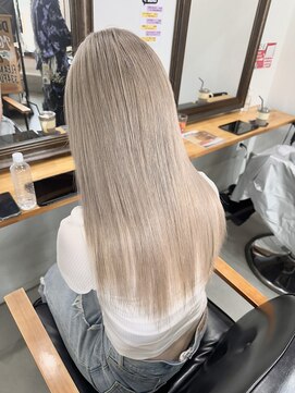 ラックセカンドスペース(LUCK 2nd SPACE) ブリーチ3回以上/White beige   菅野未有