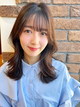 ノア(NOA) ミディアム レイヤーカット ウェーブヘア 韓国ヘア