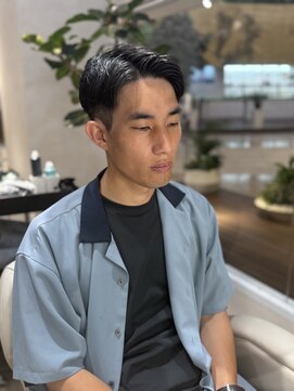 ウノプリールヴァモス(unopulir Vamos) 大人七三分けセンターパート30代