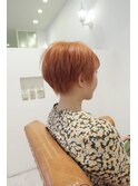 オレンジカラー小顔マッシュショートハイトーン