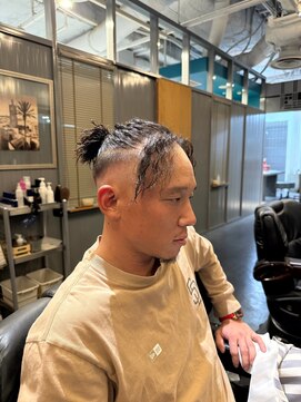 ヤード(YARD) ハードスパイラル×スキンフェード×マンバン