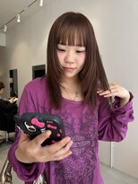 ホミ(FOMI) 明るめブラウンカラー×ザクザクレイヤーカット