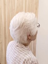 コスモス ヘアーアンドビューティー(Kosmos HAIR&BEAUTY)&nbsp;素敵なグレイヘア