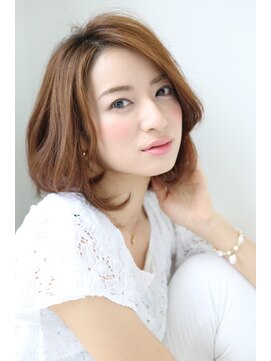 フォルテ 藤枝エピ店 ７３分け大人前髪かきあげスタイル