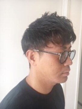 パルフェ(PARFAIT) 黒髪×直毛という素材を活かしたクールかつモダンスタイル