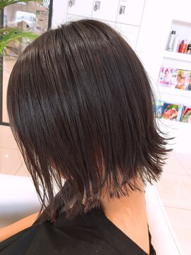 ゼル 桶川ベニバナウォーク店(ZELE) 外ハネミニボブ