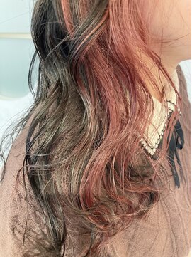 キー(KEY) インナーカラーピンク