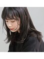 リヒトヘアー(Licht hair) 暗髪ロングでも前髪や顔周りの髪で動きを♪