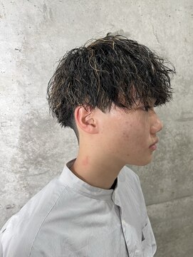 イーラ(era) マッシュ×刈り上げ×ツイストスパイラルパーマ