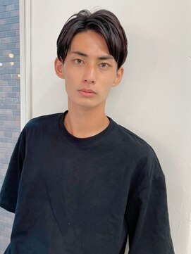 ハニーシブヤ(HONEY shibuya) スーツ短髪ツーブロック束感モテる黒髪シークレットパーマ流行