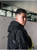 MEN'Sスキンフェードカット ハードパートアップバングスタイル