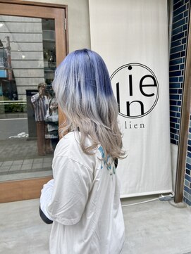 リアン(lien) ミディアムウルフ×ブルーシルバーグラデーション