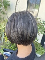 ジェリカ(Jlica) 脱白髪染め、白髪を活かしたハイライト