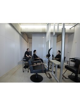 大手有名サロンで経験を積んだベテランスタイリスト2名在籍◎あなただけのスタイルを一緒に見つけましょう!