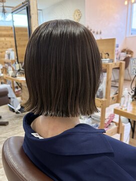 ヘアーチェリーコーク ランプ(HAIR CHERRY COKE Lamp) *縮毛矯正×丸みなしボブ