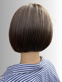 サロンドクー(salon de Qoo)の写真/気になる白髪を自然に染める。グレイカラーも明るく、オシャレに♪今までにない上品な仕上がりが叶う。