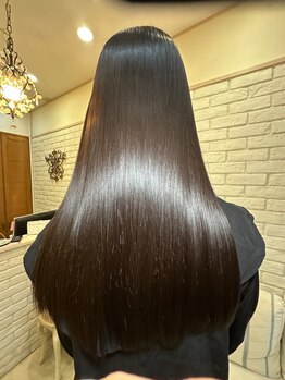 カットスペース アンリササラの写真/縮毛矯正をしたいけど、ダメージが気になる…そんな方には、プレミアム縮毛矯正がオススメ！艶と潤いを実感