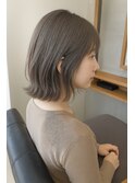 切りっぱなしミディアムレイヤーボブ