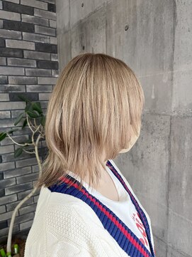 ヴァーチュ(Virtue) ホワイトベージュ