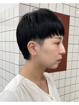 カルテ(QUARTE) ツーブロックベリーショート