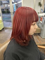 アート(art)&nbsp;レイヤが入ったスタイルに毛先残留残りの赤カラー