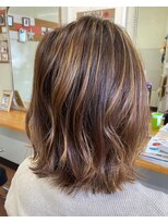 りんごの木&nbsp;ハイライトが効く！暗めカラーボブ