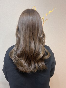 シヨン(ciyon.) 艶髪☆くびれレイヤーロング