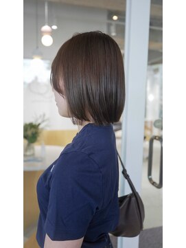 ワッカ(wacca) ミディアム ボブ フラットボブ 透明感カラー