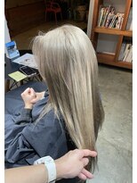 ビハインドザカーテン(BEHIND THE CURTAIN)&nbsp;ブロンドベージュ×ハイトーンカラー×ケアブリーチ