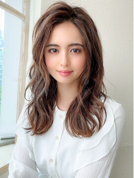 エイミーバイアフロートザガーデン 浦和店(amie by afloat the garden) 前髪なし波巻きレイヤーカット【浦和】ハッシュカット