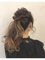 ヴァンクシー バイ ルナ(VANKCY by Luna) 【neolive plus 向ヶ丘】ラフ ヘアセット ポニーテール アレンジ