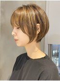 大人ショートボブ ナチュラルハイライト 前髪あり 長め