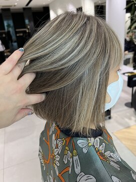 ステア ケース(stair case) 白髪ぼかし グレージュ メリハリハイライト 40代50代60代