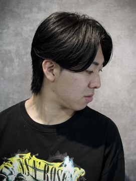 スウェルホワイト(SWELL WHITE) 曲がる縮毛矯正で作る　毛流れセンターパートウルフ　香椎