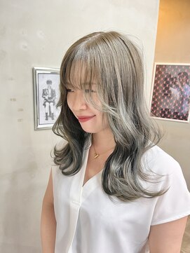 ヘアーアンドケアブラスト(HAIR CARE Blast) 20代/30代/ブリーチなし/グレージュ/顔周りカット