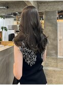 透明感たっぷりオリーブグレージュ×レイヤーカット