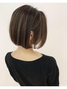 カルラ(Karra) アッシュブラウンボブ