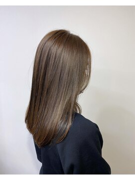 リラ バイ クオーレ(LIRA by CUORE) サラ艶ストレート