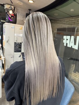 ラフ(LAFF) 【ロングヘアに映えるハイトーンバレイヤージュ】