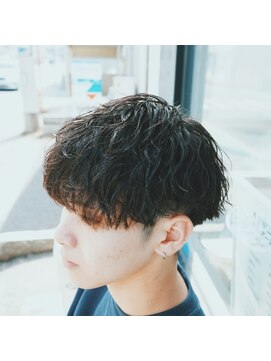 トルナーレ(tornare) 波巻きパーマ×刈り上げマッシュ