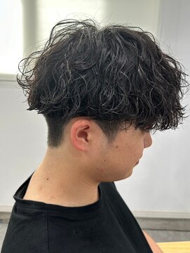 フゥ 宇都宮(FeU) 緩め波巻きスパイラルパーマシャドウパーマメンズマッシュウルフ