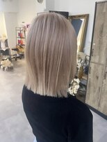 ミョンシル&nbsp;【myonsil 松本】切りっぱなしロブ/ミルクグレージュ