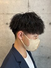 男女問わずハードパーマが人気です◯