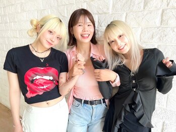 あるじゃんすー 新宿店の写真/女性スタイリスト在籍☆女性ならではの目線でアナタに似合う"可愛い"をご提案♪[シールエクステ50枚¥6998]
