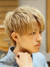 サン(3) 束感マッシュ　ミルクティーベージュ